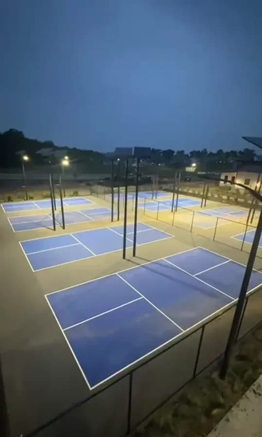 3,000 LoRa-Connected Solar Streetlights in Florida, USA